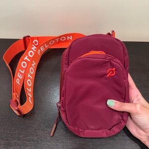 Peloton belt bag - maroon